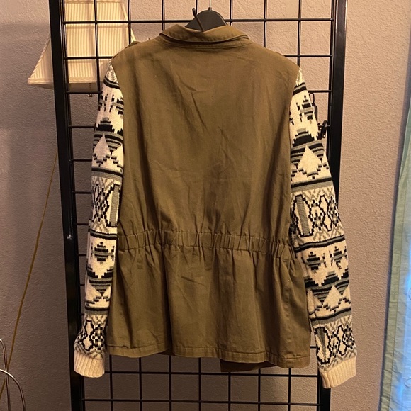 Vintage Havana Olive Jacket with Patterned Sleeves - Picture 10 of 10